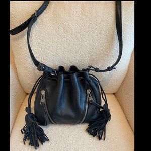 Linea Pelle bucket bag